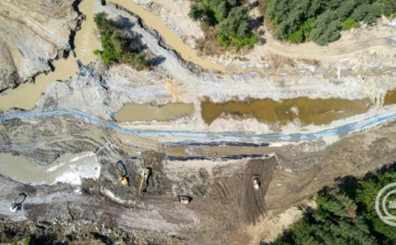 Parajd - Ígéretek helyett konkrét megoldásokat sürget egy évvel a katasztrófa után a Hargita megyei önkormányzat elnöke