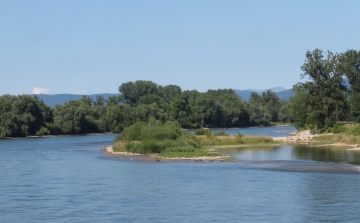Szerdára 30 centivel emelkedhet a Duna vízszintje