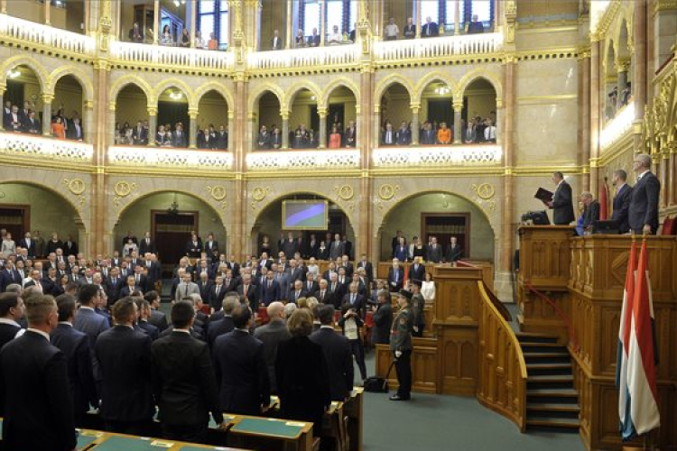A kormányt kérdezik a képviselők